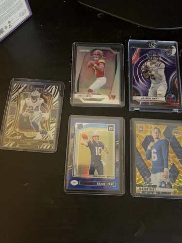 2024 Panini Donruss Optic - Rated Rookie Drake Maye #229 Blue Hyper Prizm (RC)