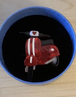Erstwilder Snoopy auf Schlittschuhen Emaille Pin & Römer Urlaub Roller Brosche