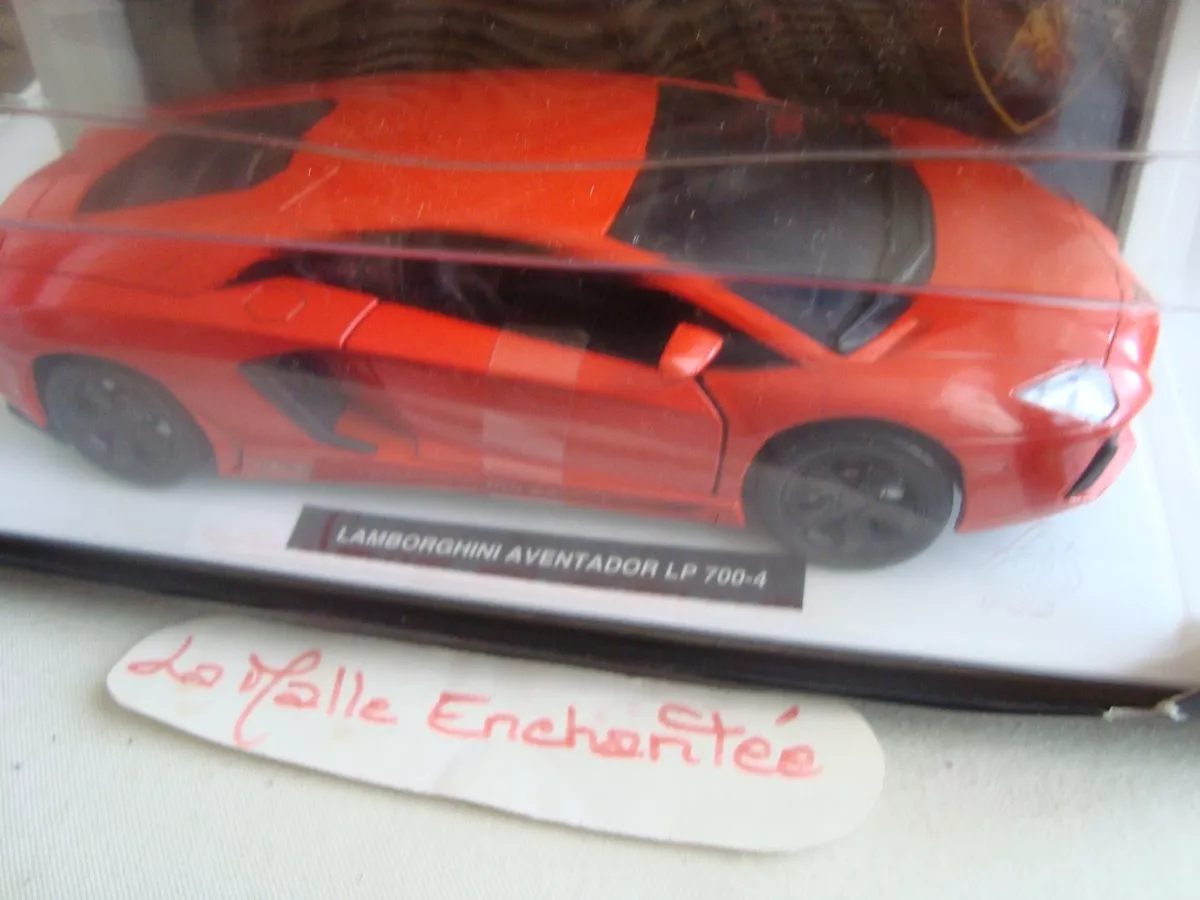 Miniature Lamborghini Aventador LP 700-4 1/24° 7 1/2in Long New IN Box