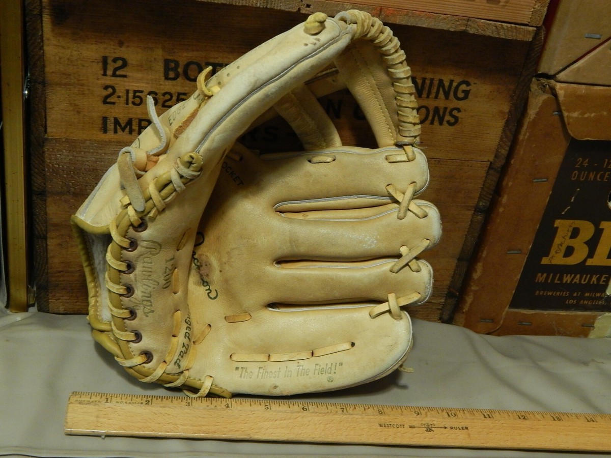 Reggie Jackson ~ Rawlings #1200 