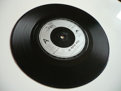 The Jam The Modern World 7" Vinyl UK 1977 1st Press A1/B2 Curved Cover Single - Picture 4 of 9