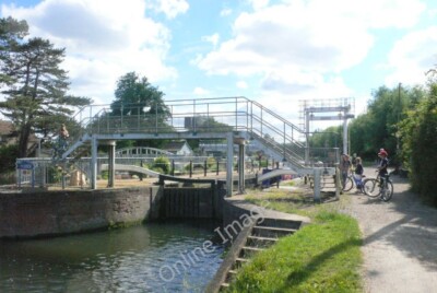 Photo 6x4 Baits Bite Lock Horningsea Lock on River Cam just before enteri c2010