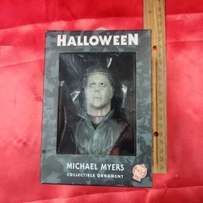Holiday Horrors -Halloween (1978)  Michael Myers Ornament-Trick or Treat Studios
