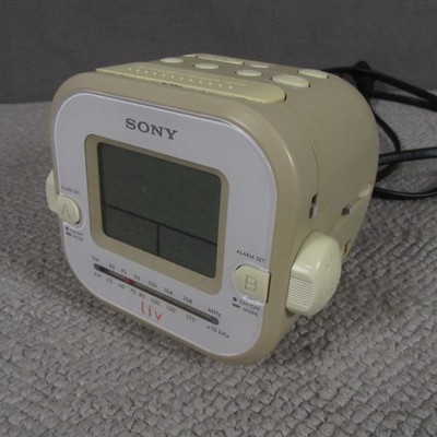 Sony Dream Machine Liv Dual Alarm Clock-Radio ICF-C180 AM/FM Beige