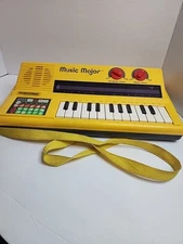 V-Tech Music Major Vintage 1986 Electronic Learning Keyboard Yellow Tested READ