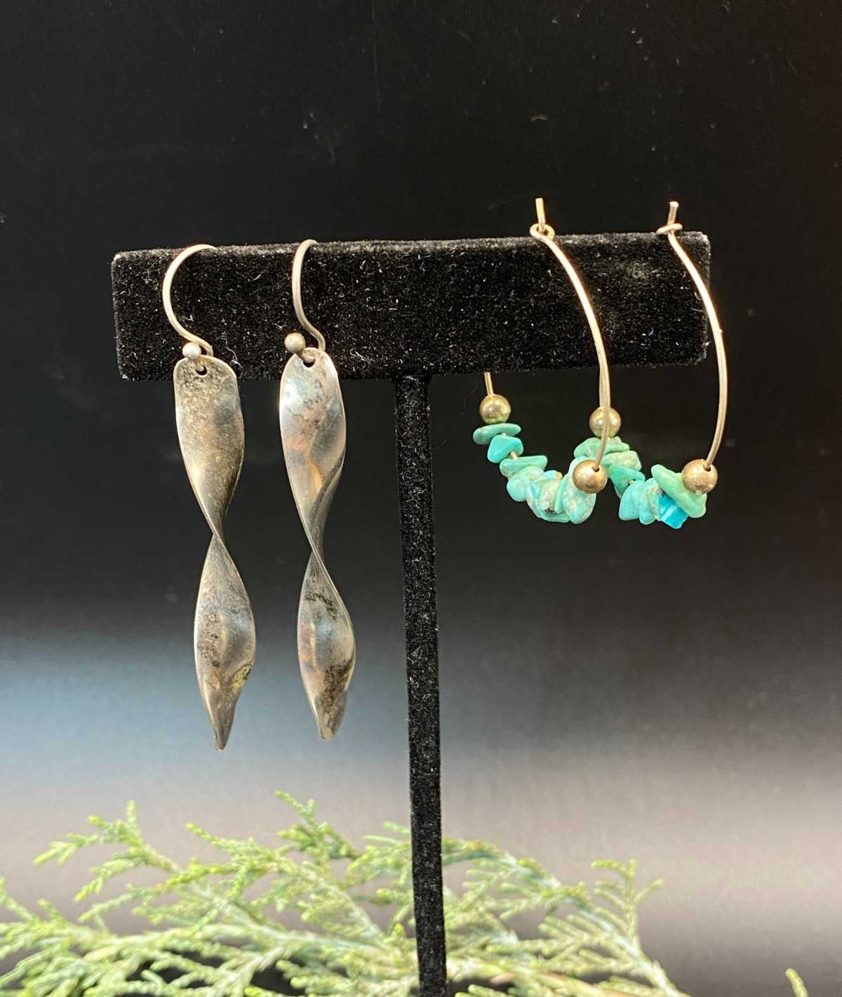 Vintage Sterling & turquoise Mexican earrings - 2 pairs - total weight 6.36g