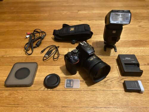 Nikon D D5500 24.2MP Digital SLR Camera Bundle - Black (w/ DX 35mm 1:1.8G Lens) - Photo 1 sur 12