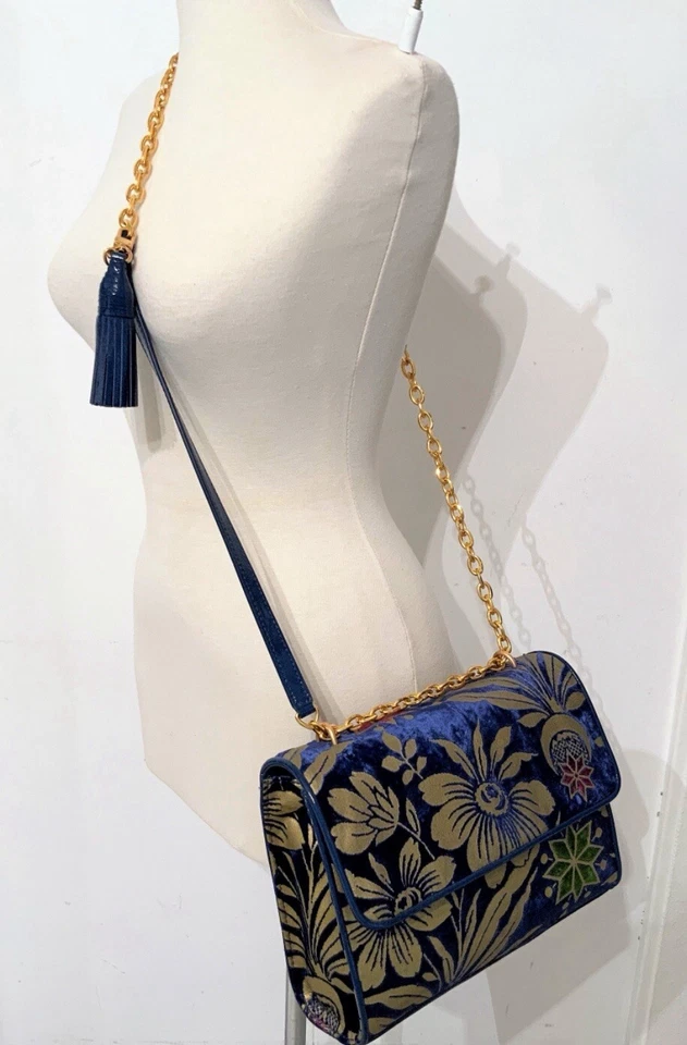 BOLSO TORY BURCH GRANDE FLEMING CÓSMICO FLORAL CONVERTIBLE TERCIOPELO/CUERO Foto 4 de 4