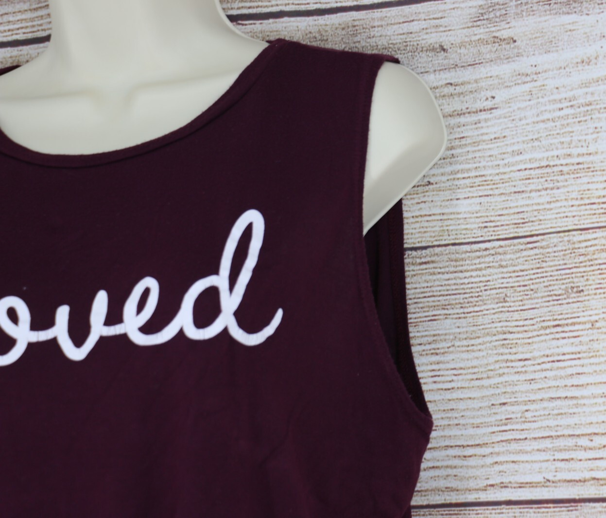 Dirtee Laundry Womens Size XL Sleeveless Tank Top Shirt Maroon Graphic Loved