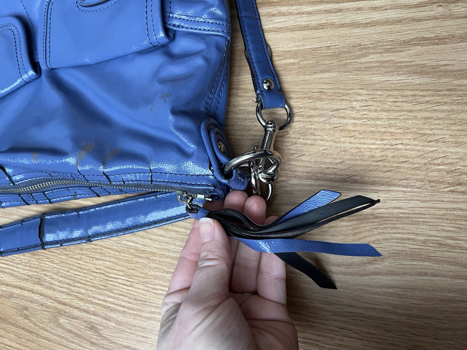 Coach F23401 Daisy Liquid Gloss Pocket Periwinkle Blue Leather Hobo Handbag thumbnail 7