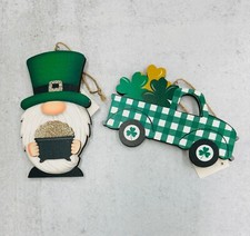 4 St Patrick's Day hanging signs gnome  plaid vintage trucks Tiered Tray Decor