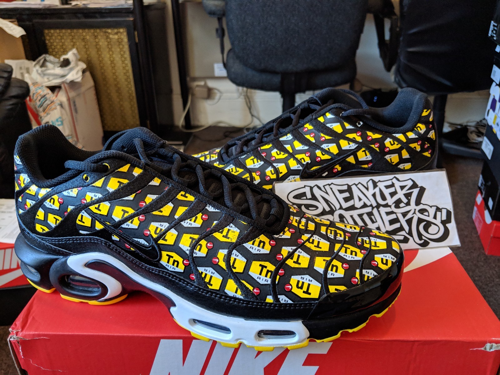 nike tn all over print