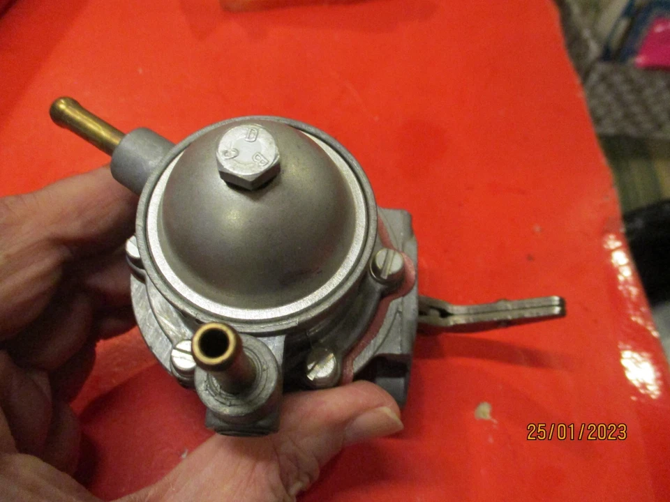 RENAULT R16 1968-72--ALPINE 1966-67 --FORKLIFTS-- NEW FUEL PUMP- - Image 2 of 4