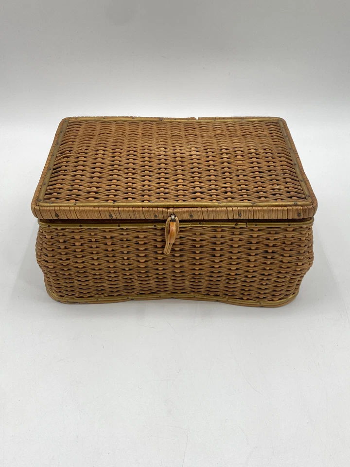 * NÄHKÄSTCHEN NÄH KORB GEFLOCHTEN NÄHKÖRBCHEN MIT INHALT VINTAGE GRÜN SATIN - Bild 2 von 4