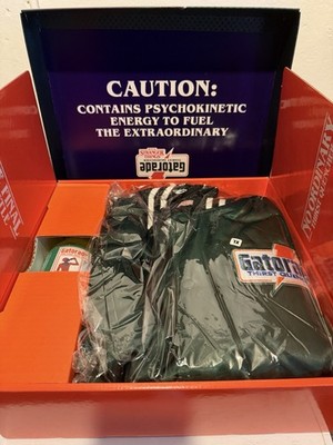 Stranger Things X Gatorade Exclusive 1987 Hawkins  Jacket Capsule XL IN HAND