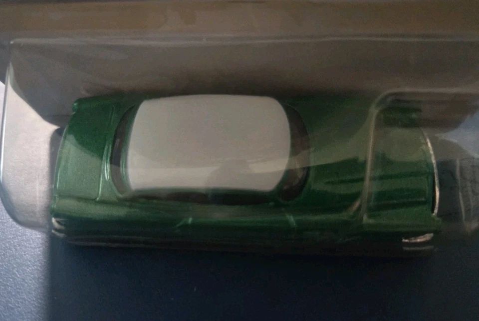 Hot Wheels Larry's Garage 2009 - Buick Roadmaster 1951 "So Fine" 15 de 20 Foto 2 de 4