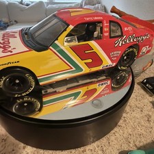 1994 Terry Labonte 5 1:24 Kellogg  s Corn Flakes Chevy Monte Carlo Diecast