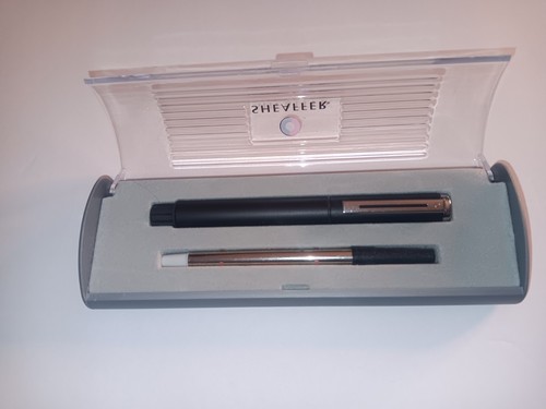 Bolígrafo Sheaffer Negro Cromo Borde y Estuche, Pt Mediano Nuevo - Imagen 2 de 2