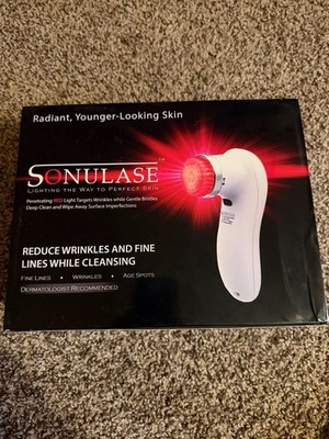Sonulase Age-Defying LightBrush 4-Piece Red Light Therapy Facial