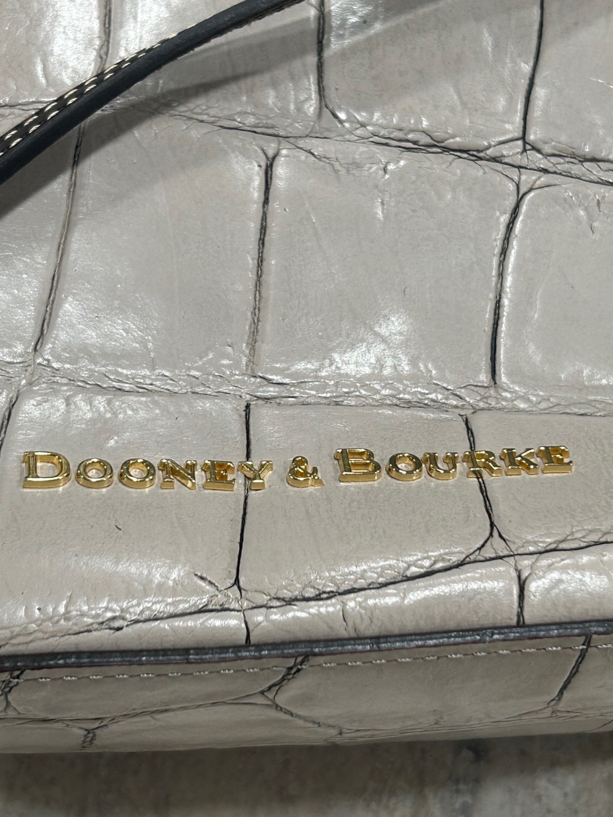 Dooney & Bourke Denison Ruby Croc Embossed Crossb… - image 2