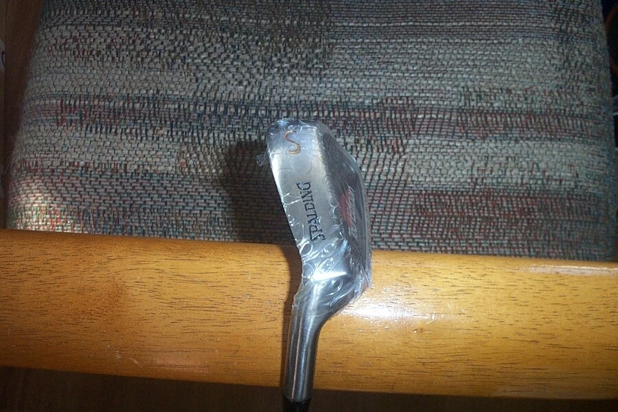 BRAND NEW Spalding Tour Edition Sand Wedge SW Graphite shaft LH - Image 2 of 2