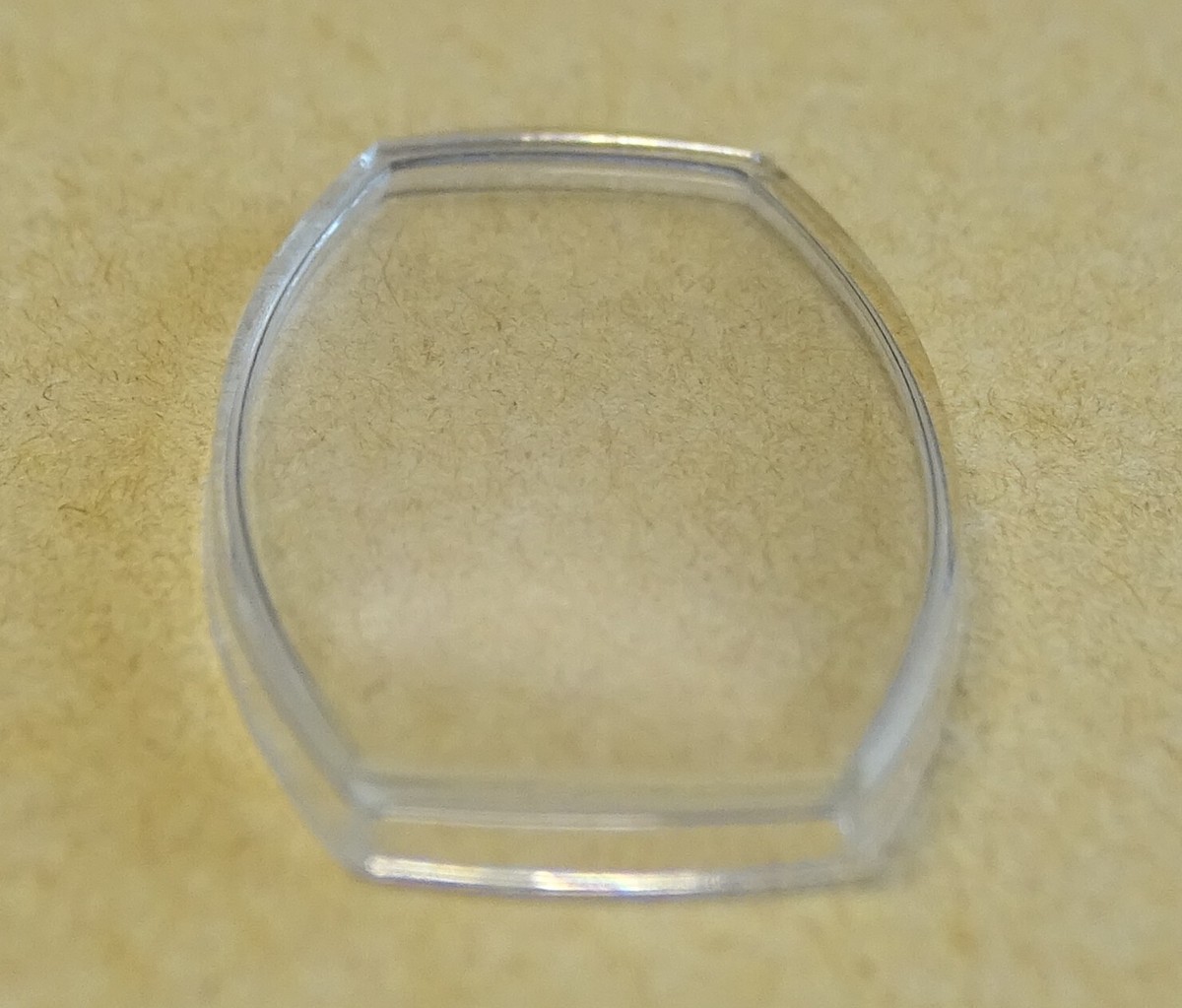 Verre De Montre Tissot Référence 40202 - Dimensions 25 X 29 Mm, épaisseur 1.60 Mm, Neuf