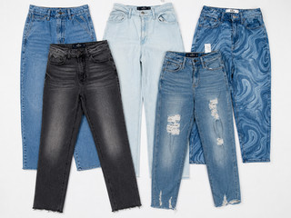Lot of 5 Hollister Women's Jeans – Various Styles/Size 3 [734 100]