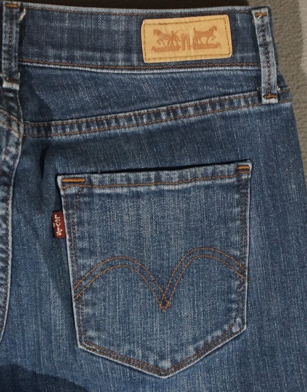 XE05448 **LEVI'S** 525 PERFECT WAIST STRAIGHT LEG WOMENS WESTERN