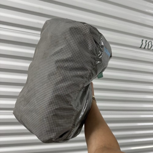 Borsa leggera Black Hole Gear stile #49030 esaurita RARA 28L grigio turchese - Foto 6 di 9