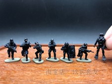 Modellino in resina unità antiterrorismo antideflagrante speciale Cesare 1/72 fatto a mano