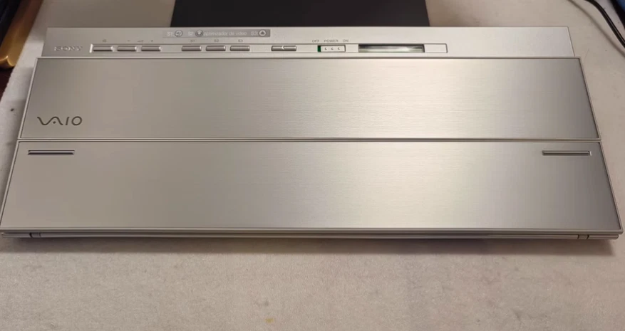 Sony Vaio VGP-WKB5DE Wireless Keyboard European version - Image 4 of 4