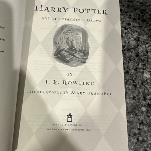 FIRST EDITION American 1st Pr ๐ Harry Potter and the Deathly Hallows HC 2007 NM - Picture 9 of 10