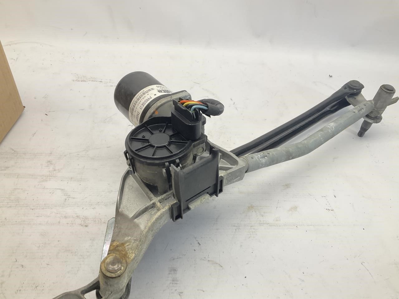 14-24 Maserati Ghibli Front Windshield Wiper Linkage w/ Motor Q