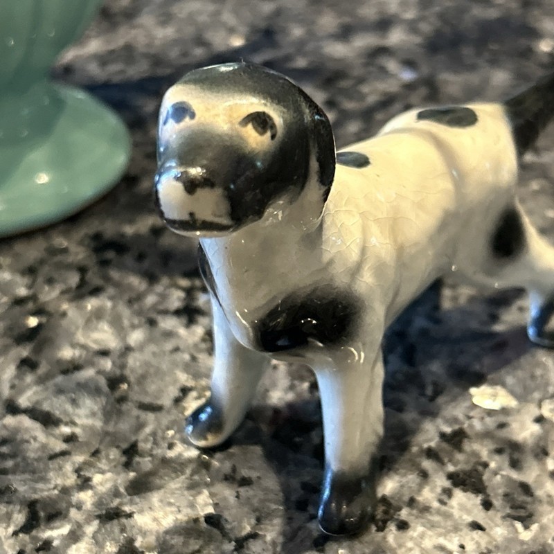 Vintage Pointer Hunting Dog Porcelain Figurine White and Black 6 3/8” Long