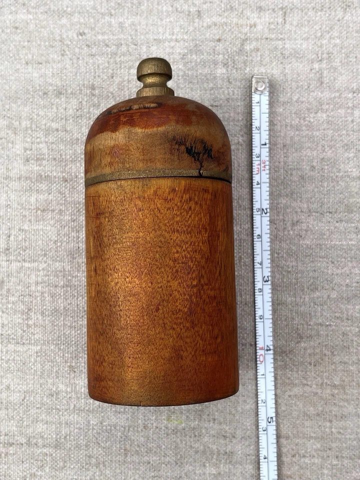 Antigua caja Tikka redonda en polvo Kum Kum artesanal hindú Foto 3 de 4