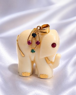 Ausgefallener geschnitzter Elefant Anhänger, 14 Kt Gold, Rubin und Smaragde