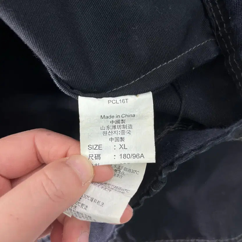 90s Levi's Two-Pocket Field Jacket Size 100 thumbnail 4