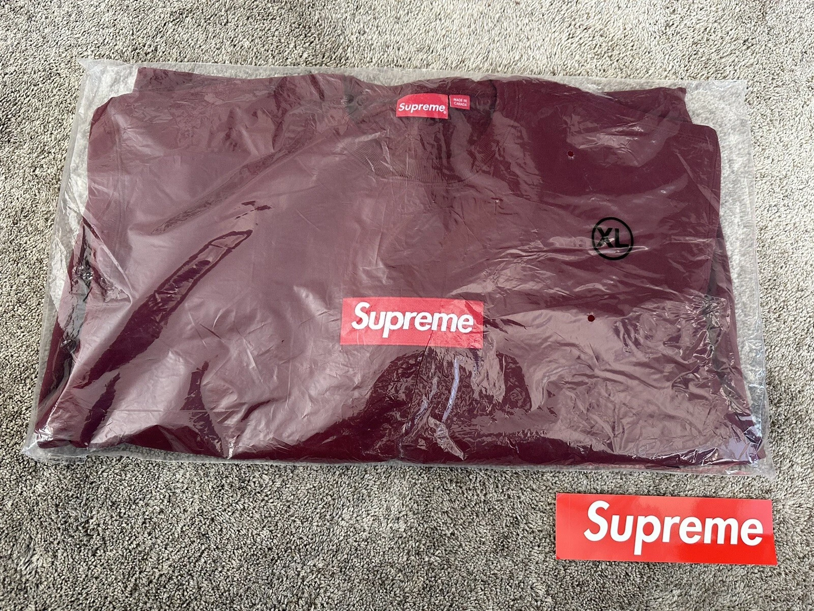 Supreme Box logo crewneck rouge cardinal FW22 taille XL   Tout neuf