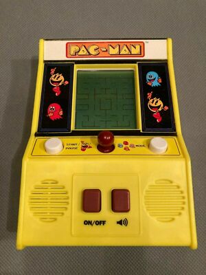 Collectors - Pacman Hand Held Game 09521 Excellent condition, Batteries included