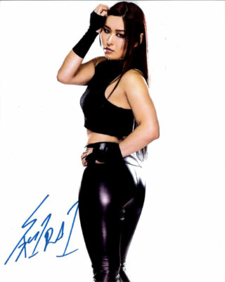 Offizielle Highspots - Io Shirai ''Promo Pose'' handsigniert 8x10 *inkl. Echtheitszertifikat*