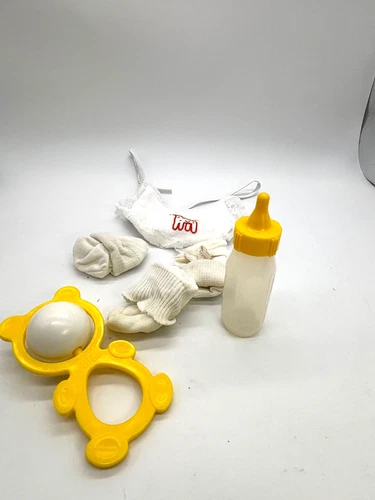 Cabbage Patch Kids 1980’s Vtg Coleco bottle, rattle, bib, socks