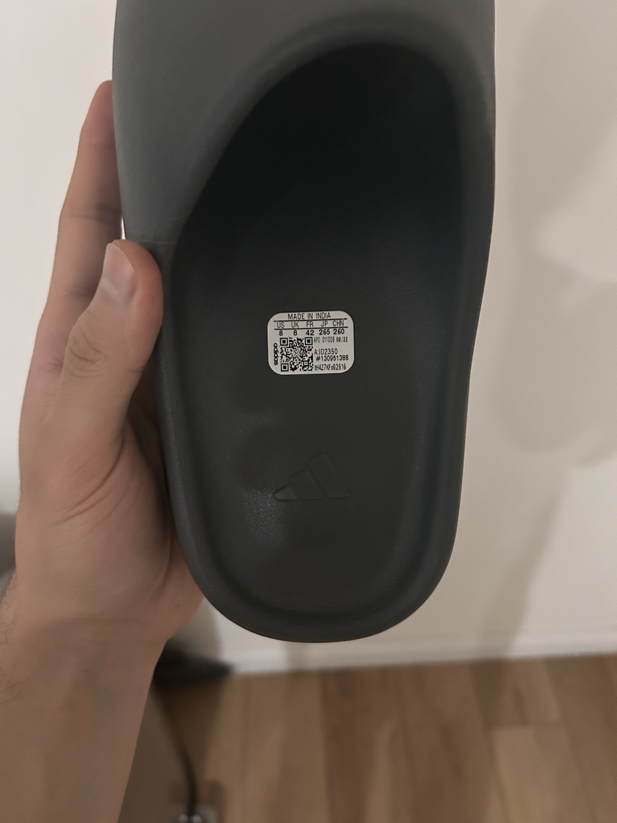 Size 8 Men’s Adidas Yeezy Slide Gray ID2350 thumbnail 12