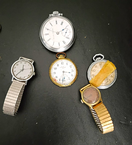 Assorted Mixed Lot of Pocket Watches and Wristwatch, Watch Lot Unisex Adults
