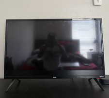 onn. 32 in Roku TV LED 1080p FHD Flat Screen Black w/ HDMI USB