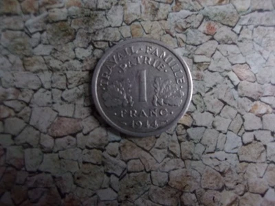 TRES RARE et VERITABLE 1 franc Bazor 1944 petit c TTBE ++ SUP - Photo 1/2