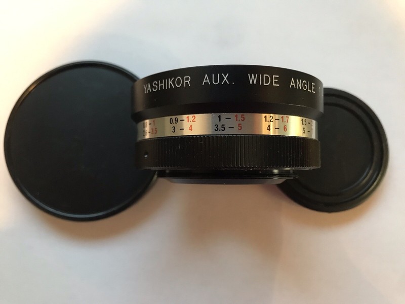 Yashikor  Wide Angle 1:4 Y210 With Both Cover Caps Black Made in Japan Vintage