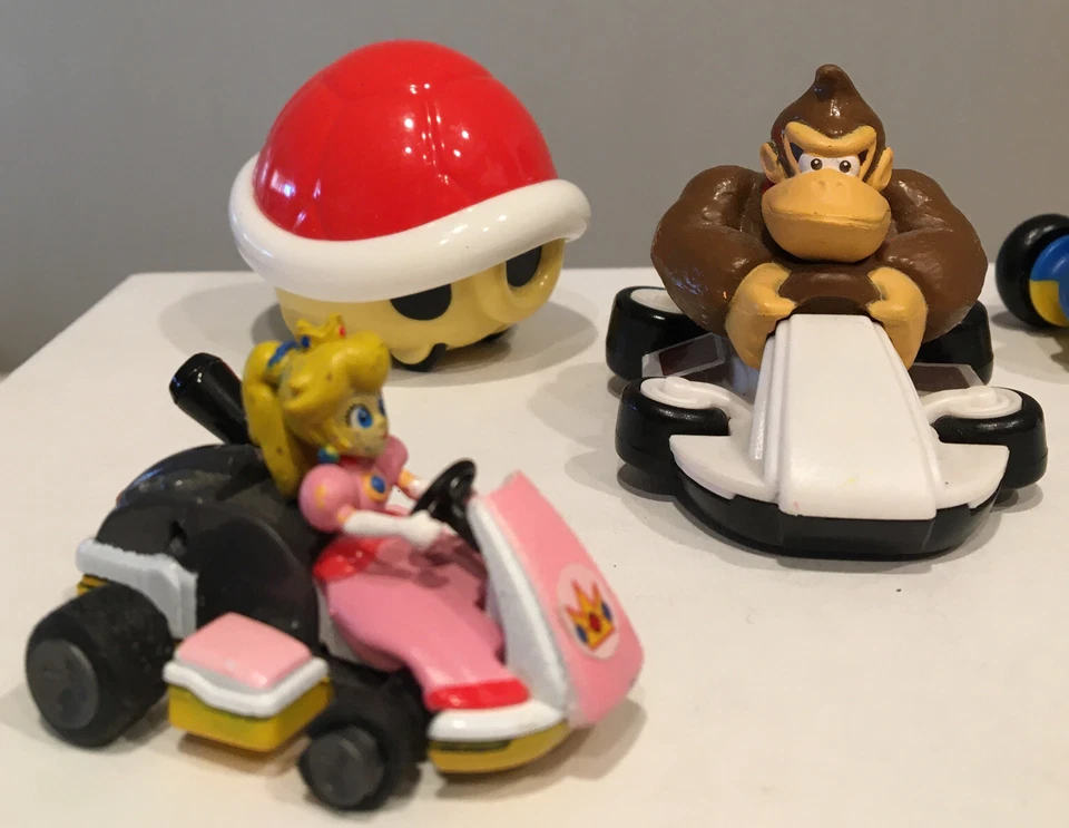 NINTENDO MARIO KART DONKEY KONG BOWSER MELOCOTÓN KOOPA RUEDA COCHE DE CARRERAS JUGUETE LOTE DE 5 Foto 2 de 4
