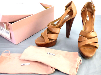 MIU MIU Heels Plateau Sandalen Korkabsatz sand weiches Leder hellbraun Riemchen Karton UK 5