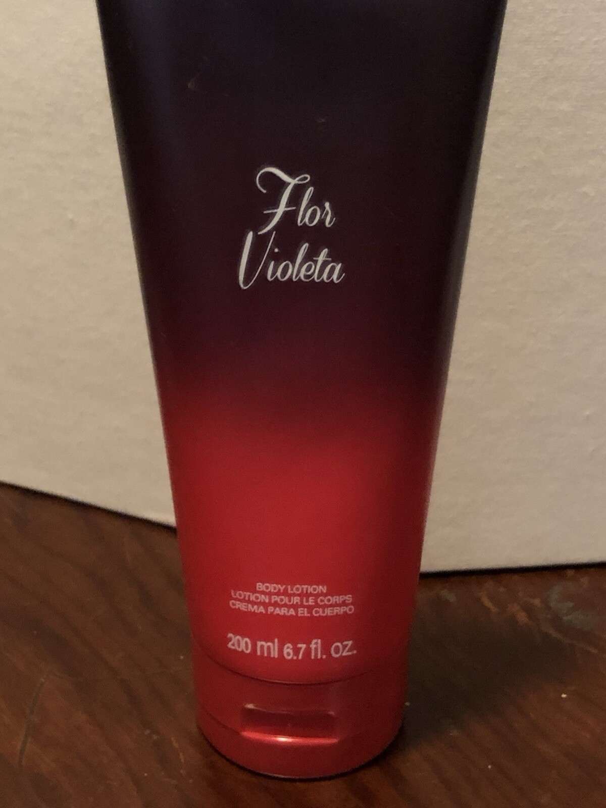 Loción corporal AVON Flor Violeta, 6,7 fl oz - Nueva, sellada