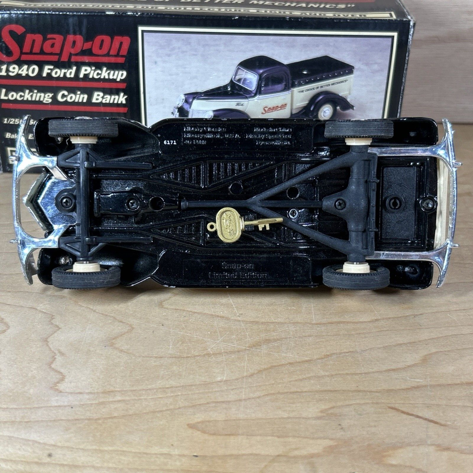 Snap On Tools 1940 Ford Pickup Collector Limited Edition #6171 Locking Coin Bank